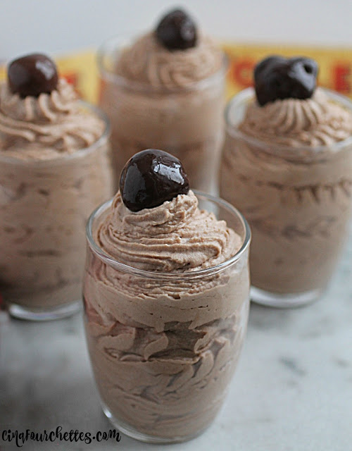 Mousse au chocolat Toblerone - 4 ingrédients! Cinq Fourchettes