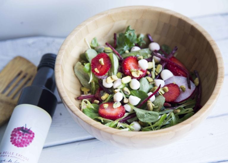 Salade de fraises, bocconcini et vinaigrette à la framboise / Cinq Fourchettes