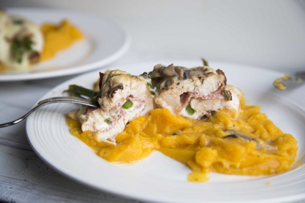 Roulades de poulet, asperges et fromage de Lyne / Cinq Fourchettes
