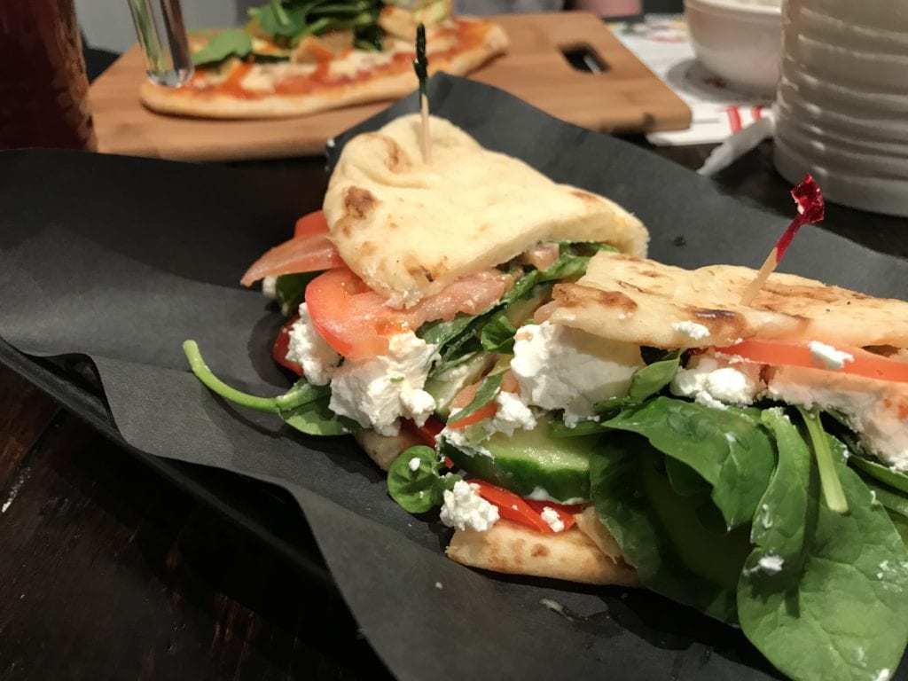 Pavé Lunch Experts : Un trésor caché au Vieux-Port de Montréal / Cinq Fourchettes