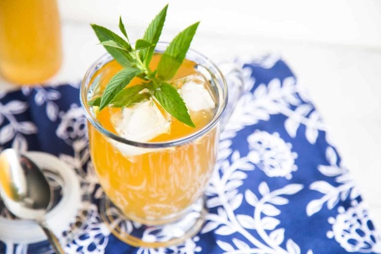 Thé glacé maison citron, gingembre et menthe Cinq Fourchettes