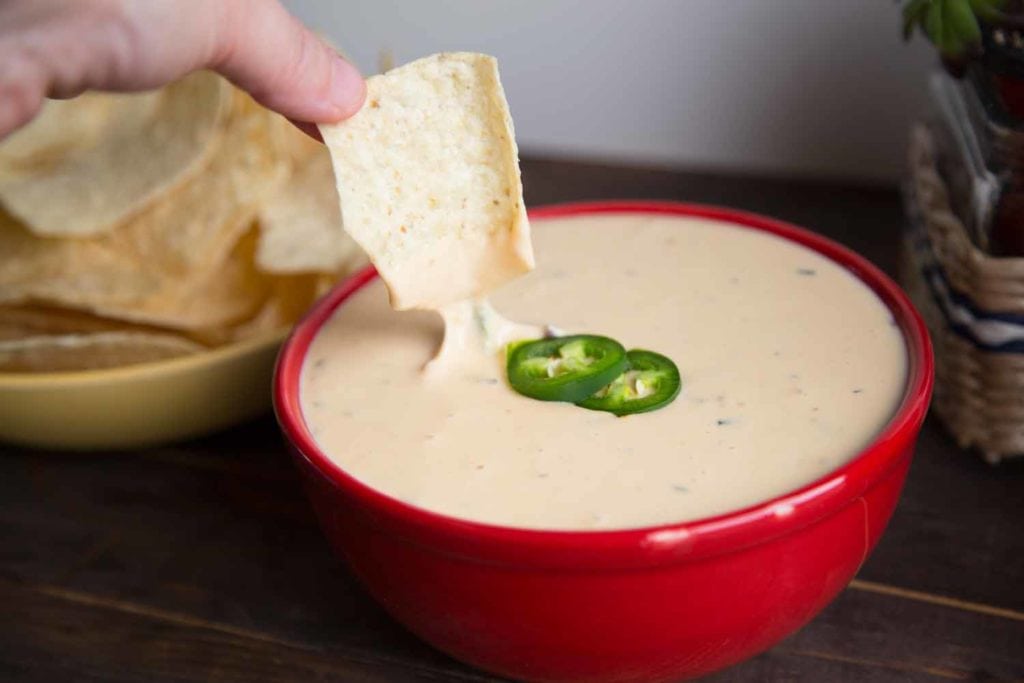 La meilleure sauce au fromage (Queso) maison ! Cinq Fourchettes