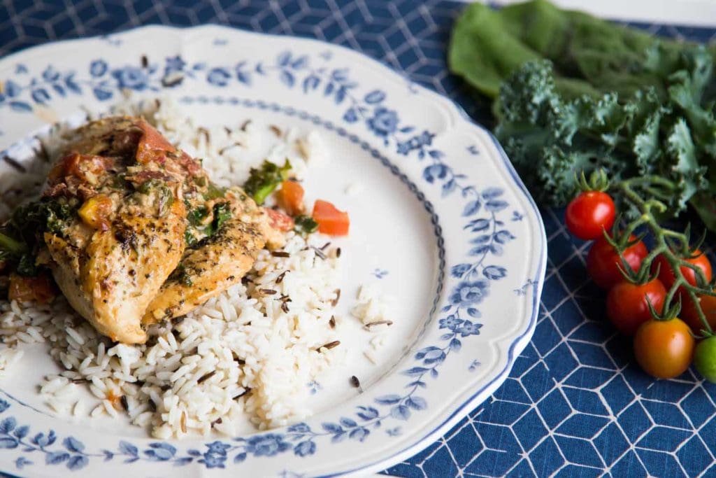 Poulet crémeux au bacon, tomates et kale Cinq Fourchettes