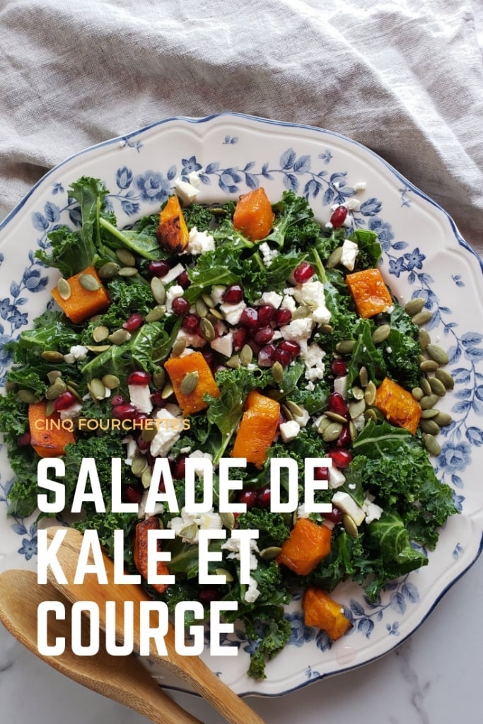 Salade de kale à la courge, à la grenade et aux graines de citrouille Cinq Fourchettes