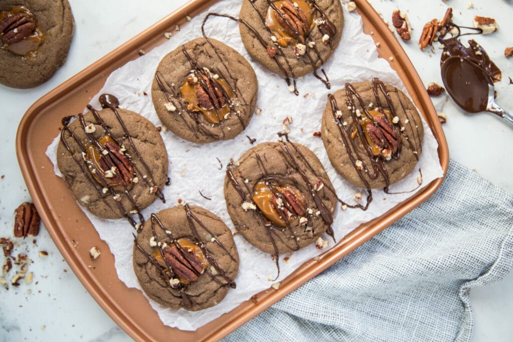 Biscuits chocolat dulce de leche et pacanes biscuits turtles Cinq Fourchettes