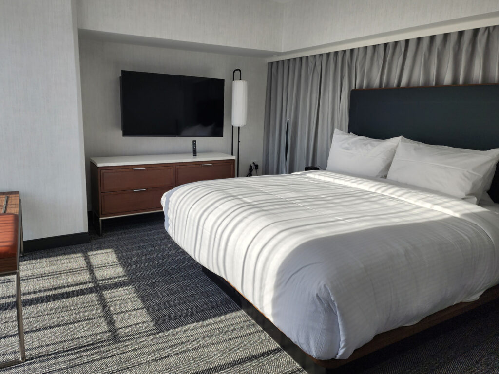 Chambre Courtyard Laval