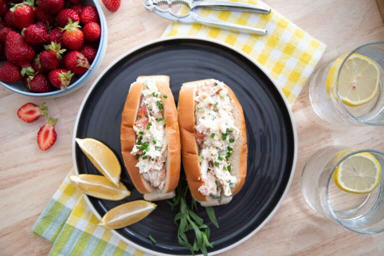 lobster roll guedille homard cinq fourcettes recette été pain hot-dog