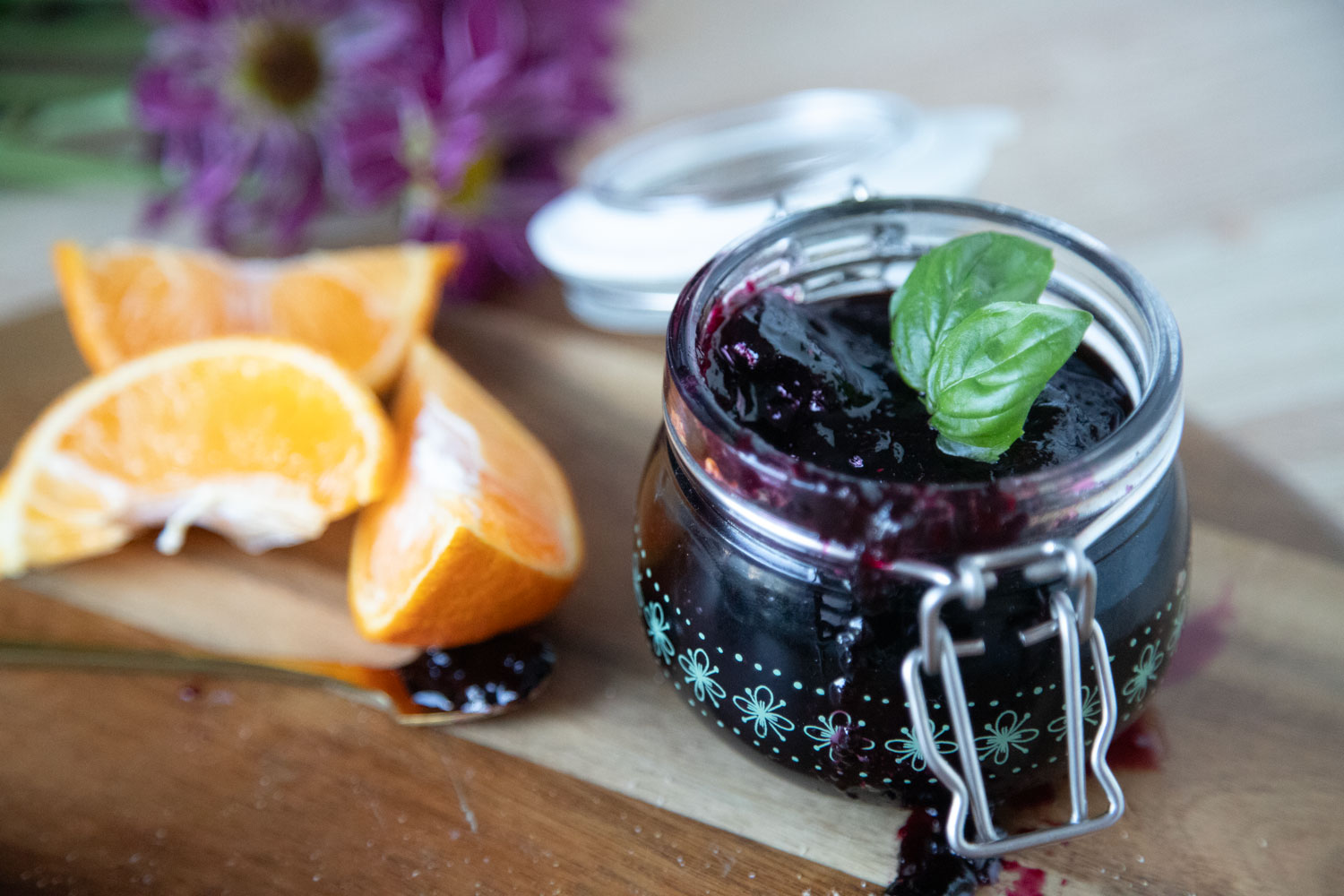 confiture de bleuets lime basilic cinq fourchettes